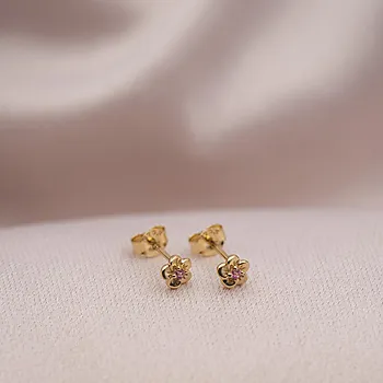 Bilde nummer 2 av Øredobber til barn i 925 forgylt sølv med blomst