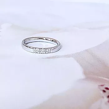 Bilde nummer 3 av Pan Jewelry, Lady alliansering i 585 hvitt gull med diamant 0,15 ct TWSI