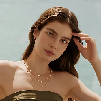 Bilde nummer 2 av Smykke i 925 forgylt sølv med skjellperler