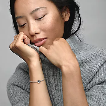 Bilde nummer 2 av Pandora Moments, Charm i 925 sølv med stjerner