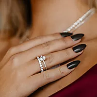 Bilde nummer 2 av Julie diamantring i 375 hvitt gull 0,12 ct med moissanite