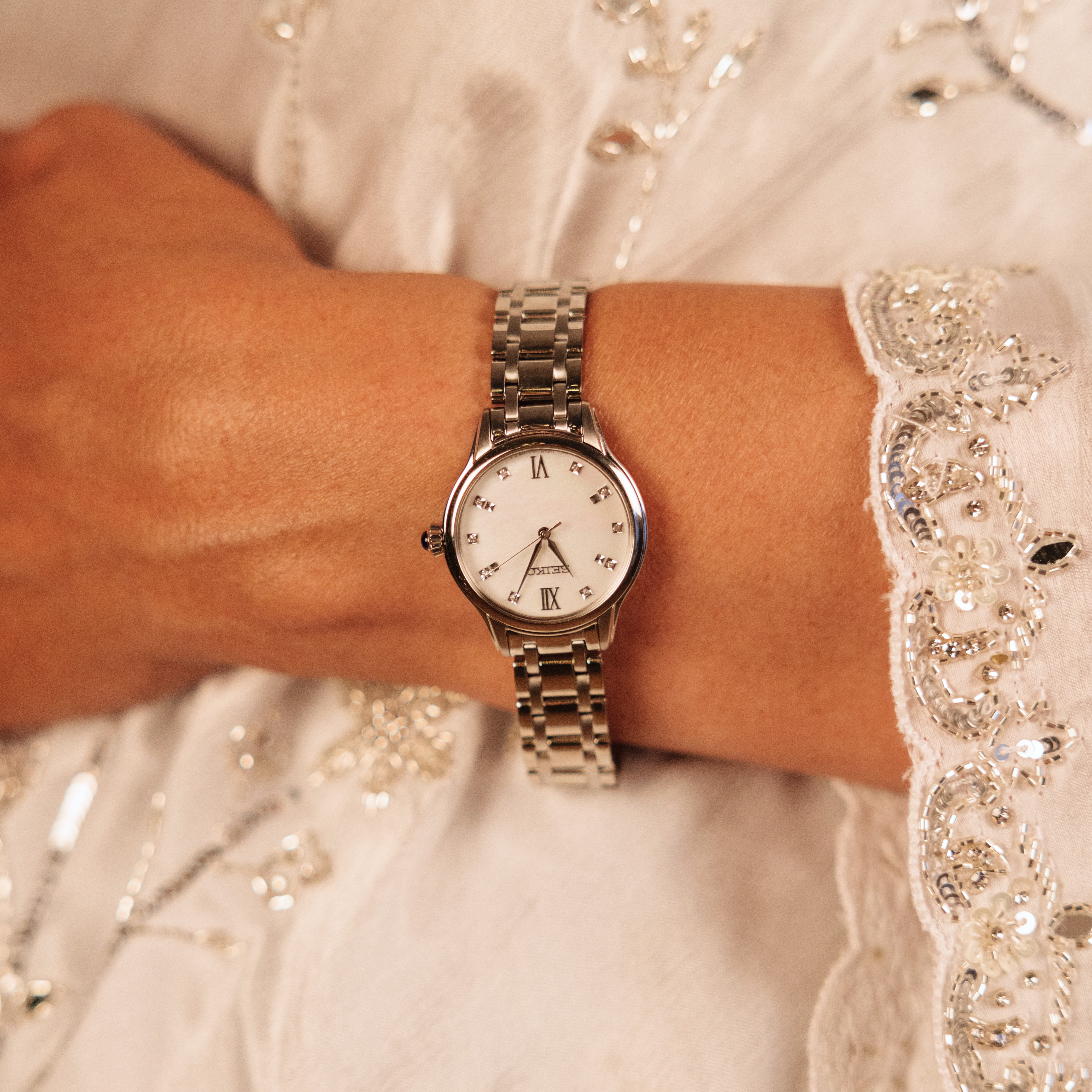 Bilde nummer 4 av Seiko, Basic dameklokke med stållenke og diamanter