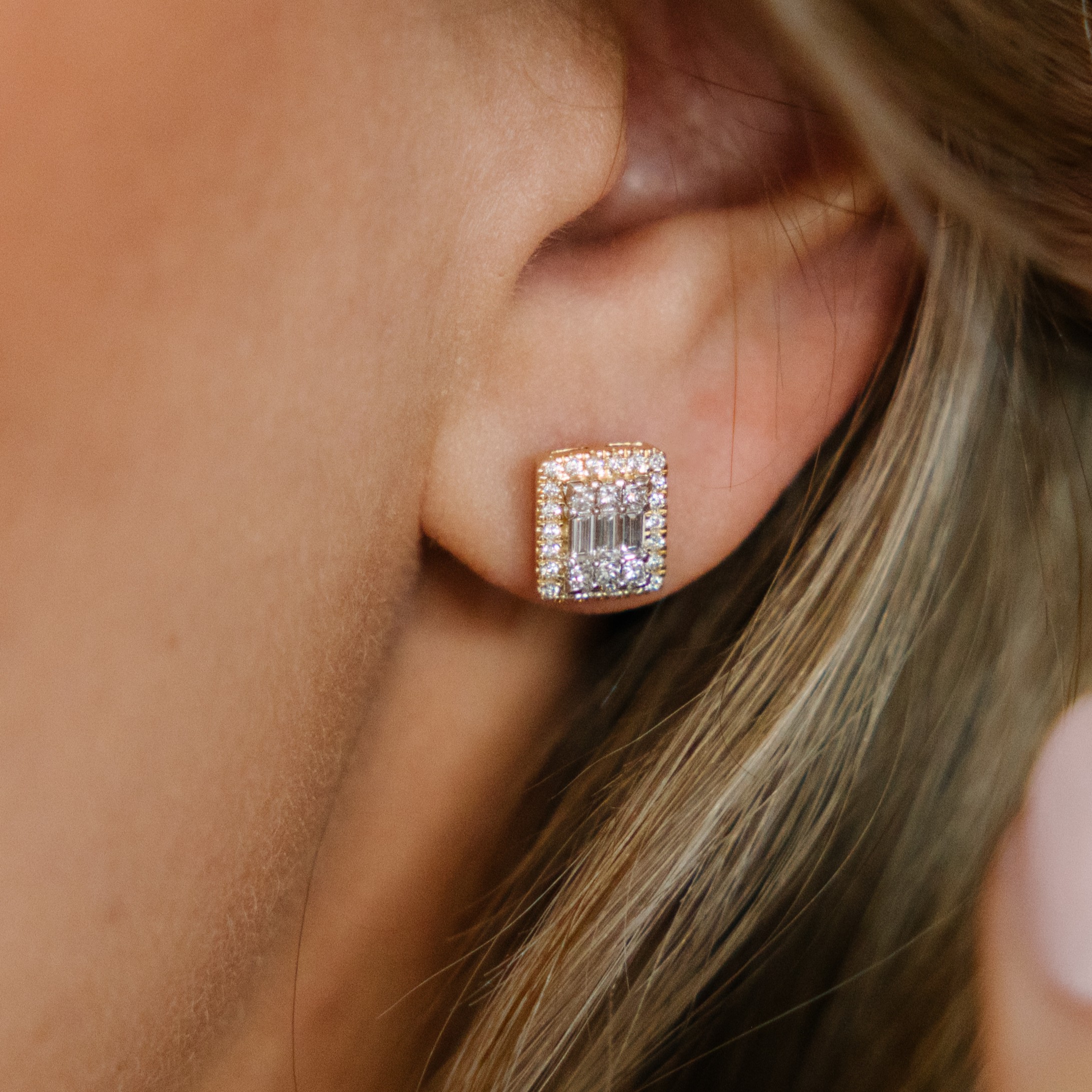 Bilde nummer 4 av Elizabeth øredobber i 585 gult gull med diamanter 0,50 ct