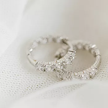 Bilde nummer 3 av Pan Jewelry, Øreringer i 925 sølv med zirkonia