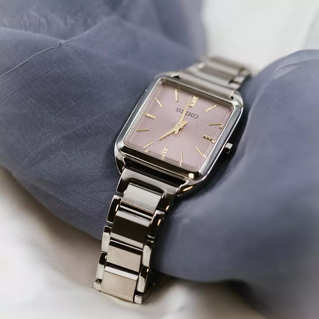 Bilde nummer 3 av Seiko, Basic dameklokke med stållenke