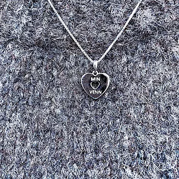 Bilde nummer 3 av Pan Jewelry, Smykke i 925 sølv med zirkonia med teksten MIN VENN