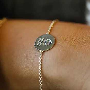 Bilde nummer 2 av Pan Jewelry, Armbånd i 925 forgylt sølv med zirkonia og teksten “FOREVER FRIENDS”