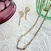 Bilde nummer 3 av Sweet Droplets kjede i forgylt i messing med krystall