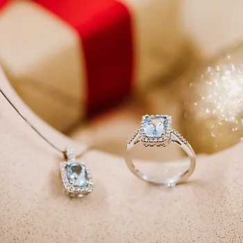 Bilde nummer 4 av Jacqueline diamantring i 375 hvitt gull 0,20 ct med akvamarin