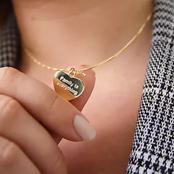 Bilde nummer 2 av Pan Jewelry, Smykke i forgylt 925 sølv "Family is everything"