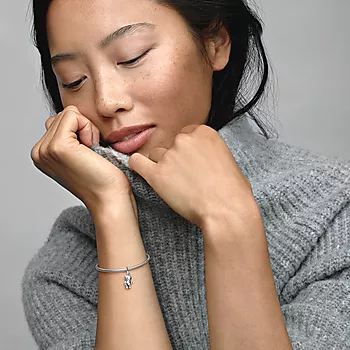 Bilde nummer 2 av Pandora Moments, Charm i 925 sølv med teddybjørn