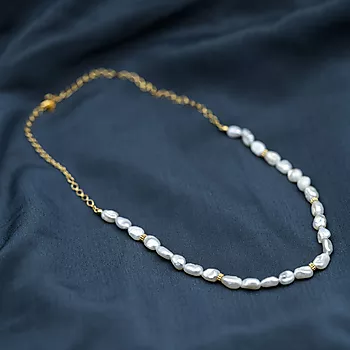 Bilde nummer 2 av Pan Jewelry, Smykke i forgylt 925 sølv med ferskvannsperle