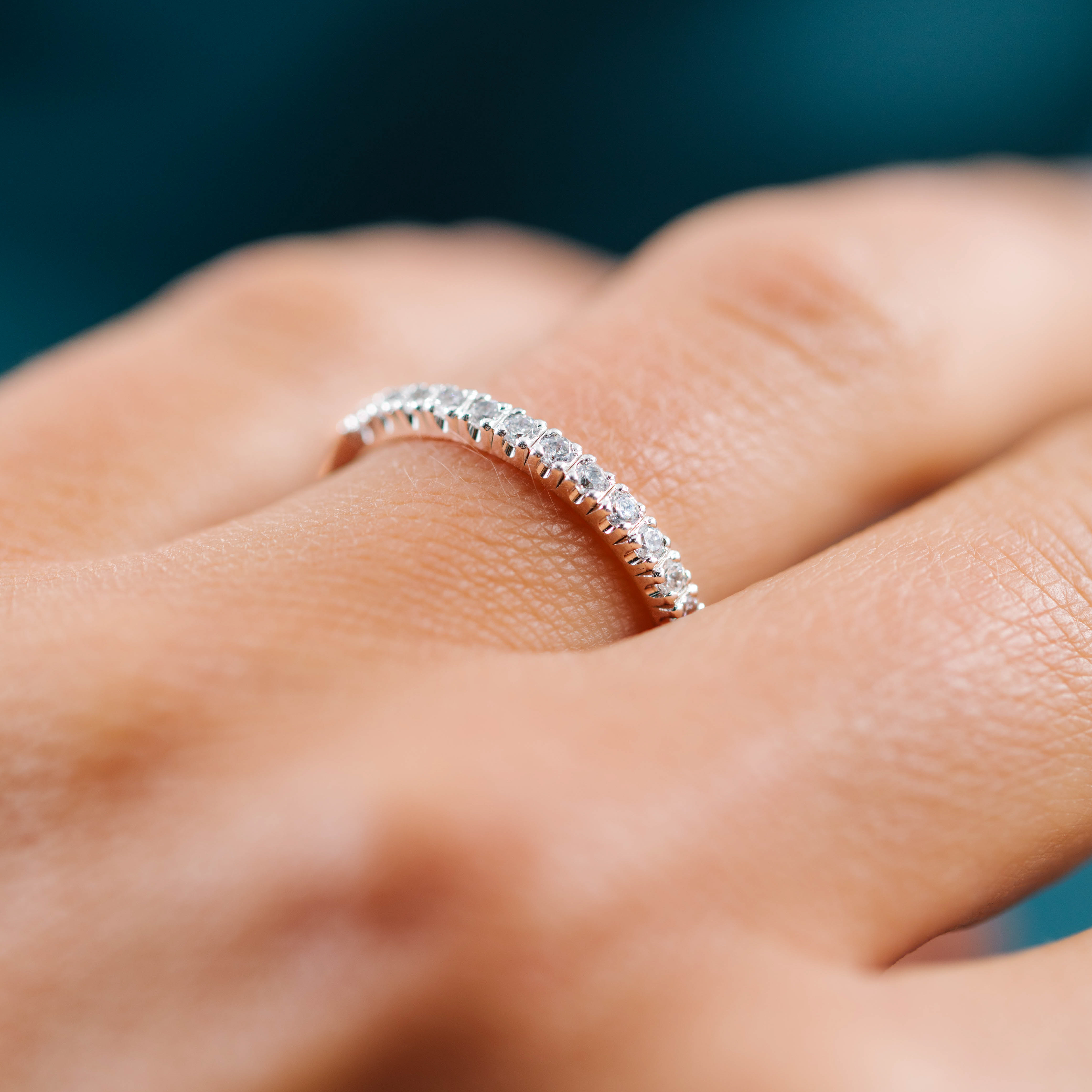 Bilde nummer 2 av Moments by Pan Jewelry, Diamantring Faith i 585 hvitt gull 0,26 CT | 2,1 mm bredde
