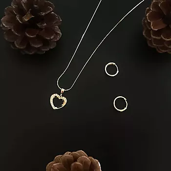 Bilde nummer 2 av Pan Jewelry, Anheng i 585 gult gull med hjerte og zirkonia