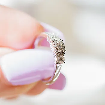 Bilde nummer 4 av Line diamantring i 375 hvitt gull 0,25 ct