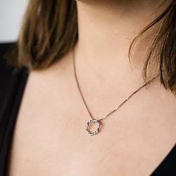 Bilde nummer 2 av Pan Jewelry, Anheng i 585 hvitt gull med diamanter 0,03 ct og sirkel