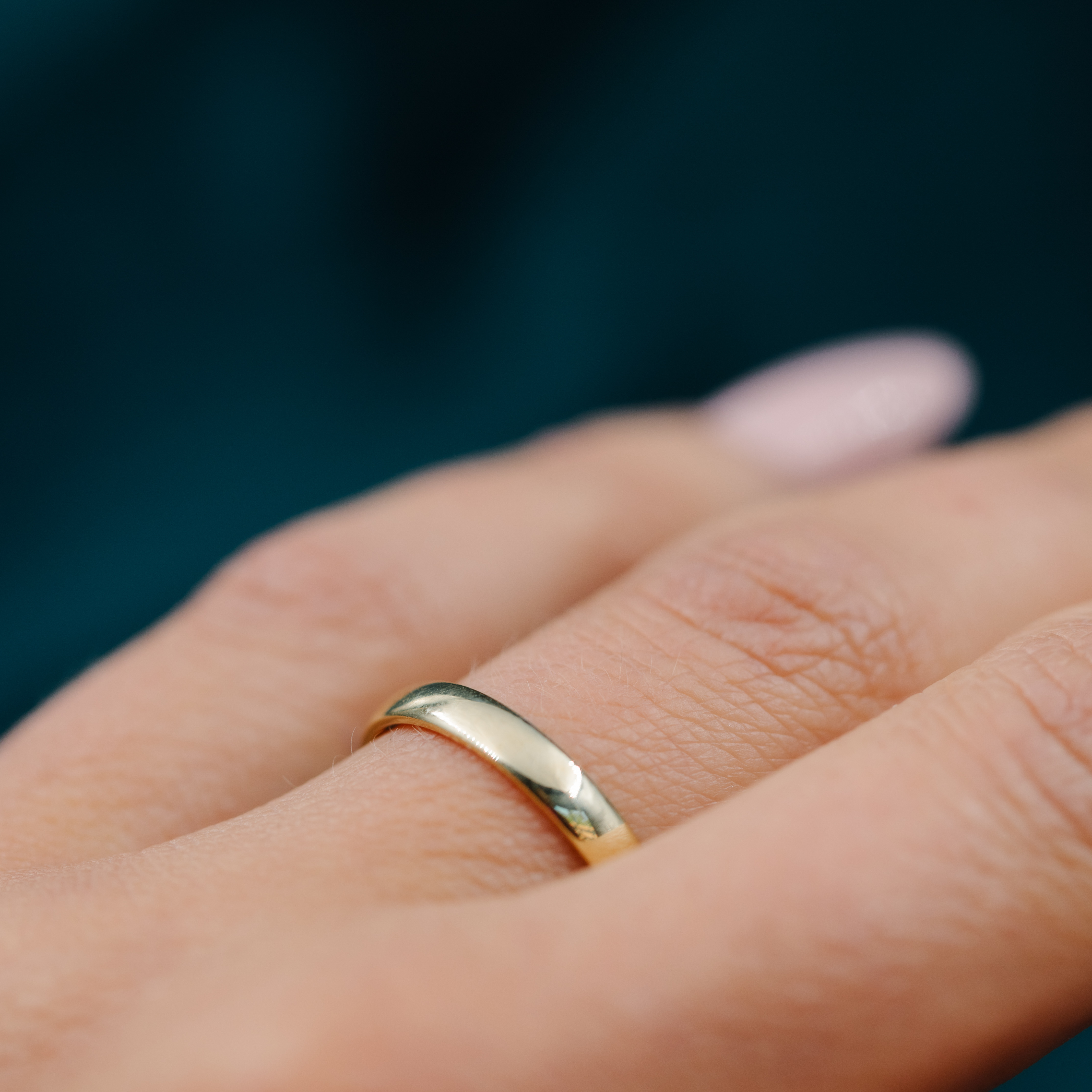 Bilde nummer 3 av Kaja & Fredrik giftering i 375 gult gull | 3 mm bredde