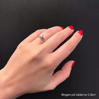 Bilde nummer 2 av Pan Jewelry, Isabella enstensring i 585 hvitt gull 0,30 ct