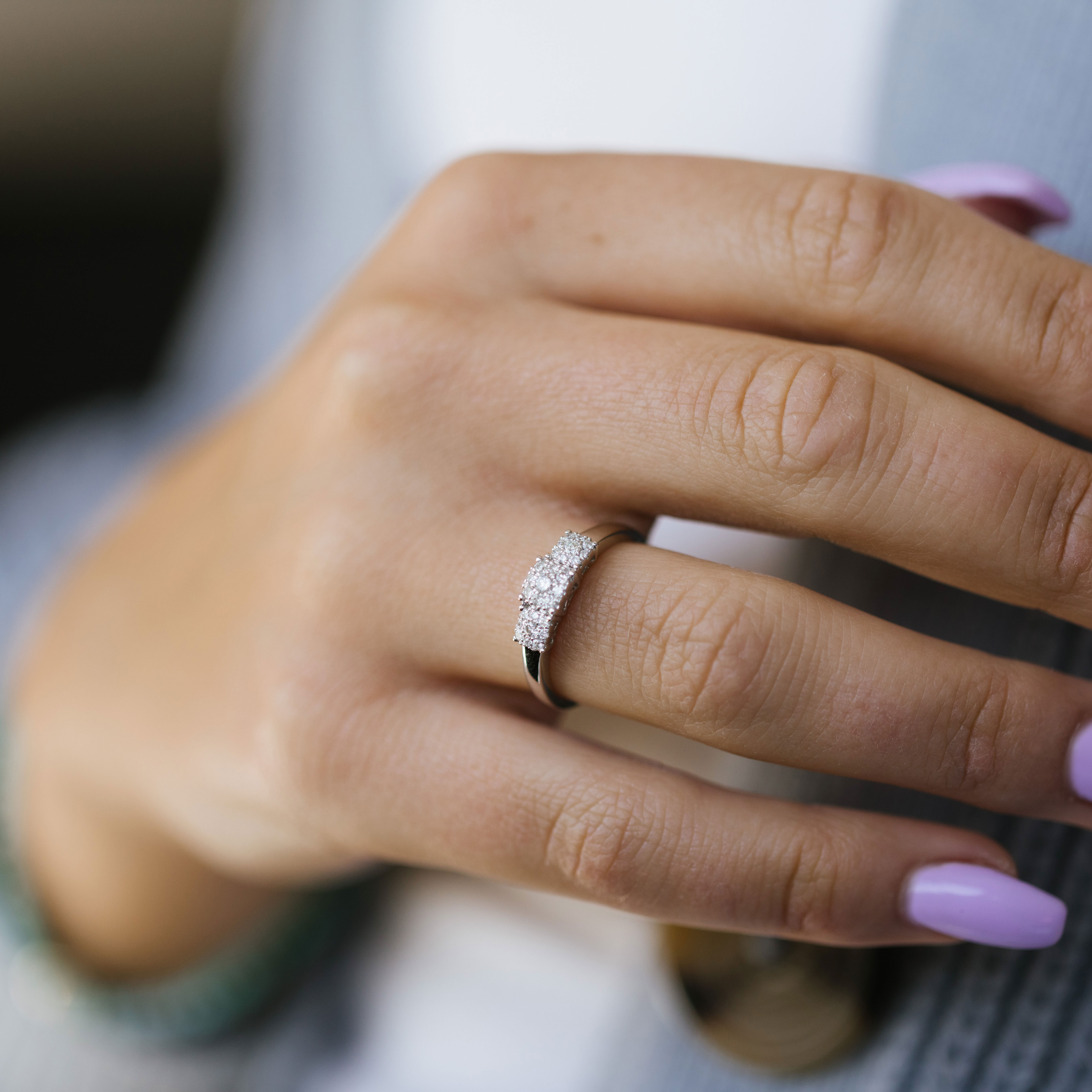 Bilde nummer 2 av Line diamantring i 375 hvitt gull 0,25 ct