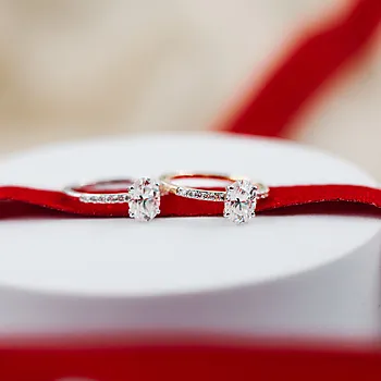 Bilde nummer 4 av Julie diamantring i 375 gult gull 0,12 ct med moissanite