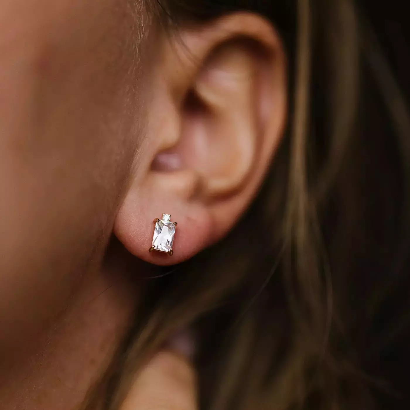 Bilde nummer 3 av Pan Jewelry, Øredobber i 585 gult gull med glass sten og zirkonia