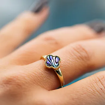 Bilde nummer 4 av Kløver ring i 925 sølv med abalone