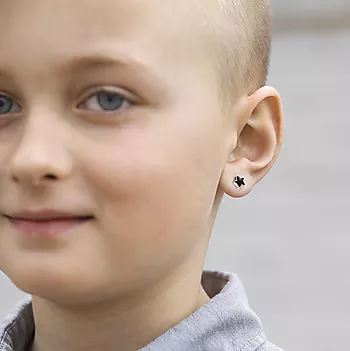 Bilde nummer 3 av Blomdahl, Øredobber i medisinsk plast med sort Swarovski krystall