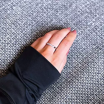 Bilde nummer 4 av Pan Jewelry, Lady alliansering i 585 hvitt gull med diamant 0,15 ct TWSI