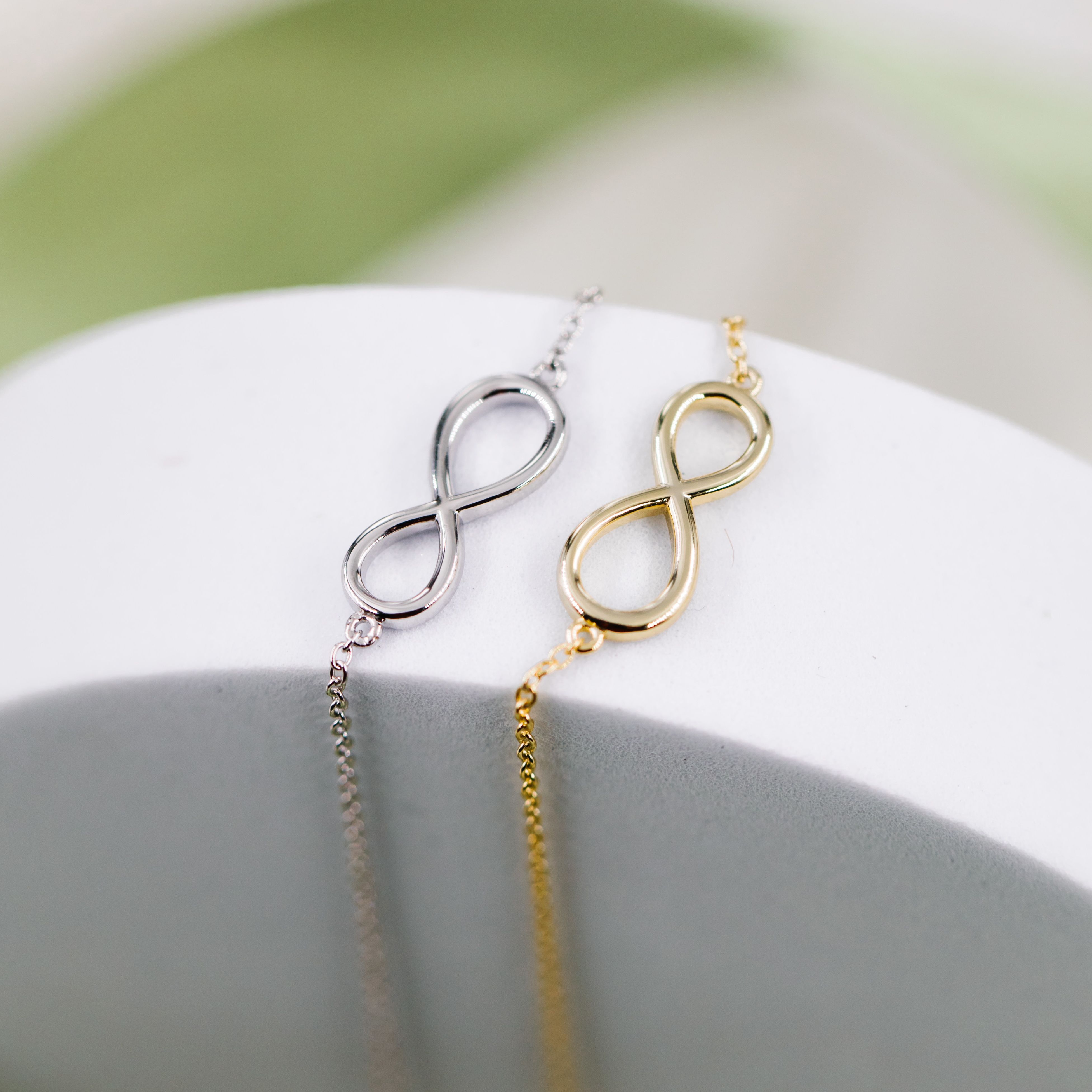 Bilde nummer 4 av Pan Jewelry, armbånd i 925 forgylt sølv med evighetstegn
