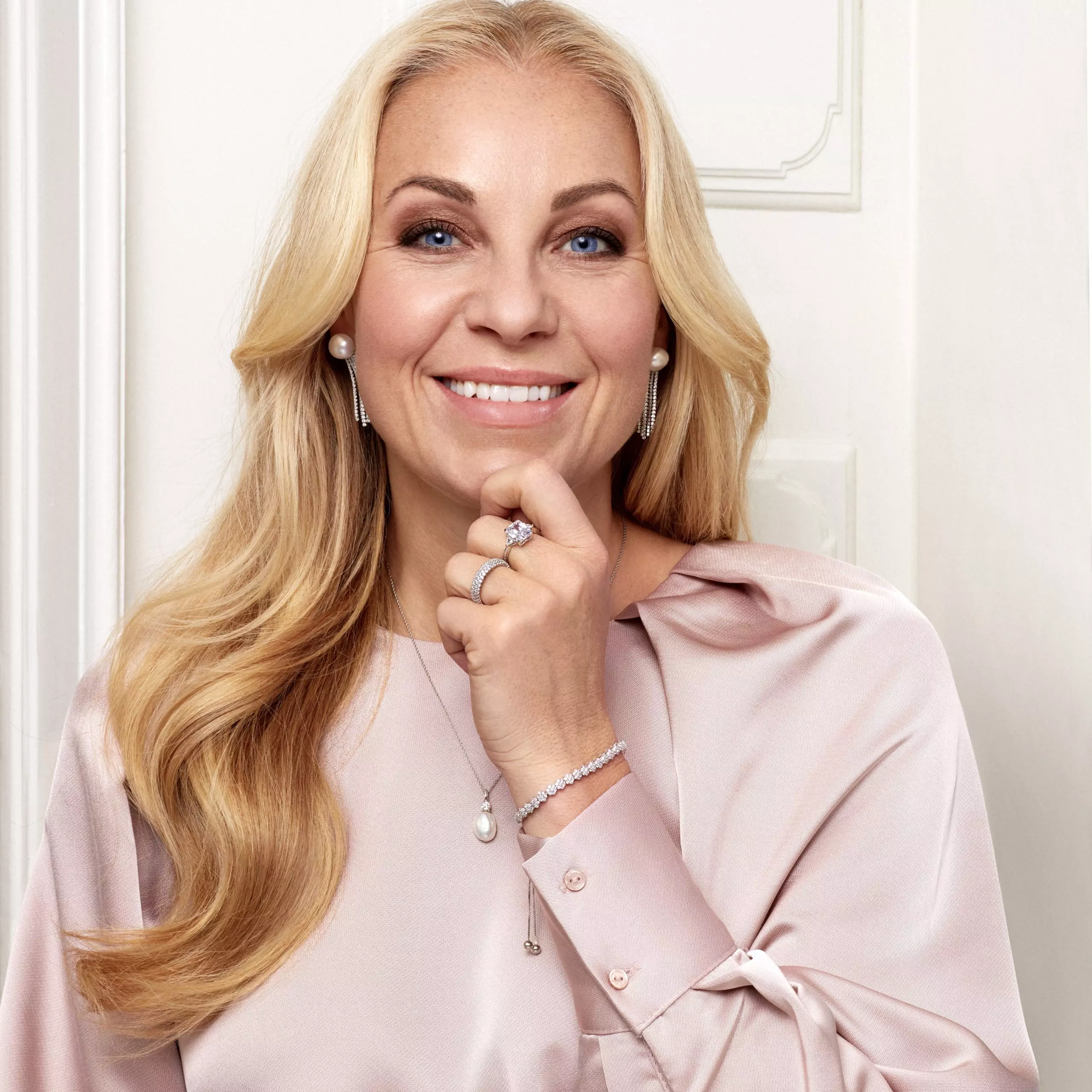 Bilde nummer 2 av Pan Jewelry, Øredobber i sølv med ferskvannsperle og zirkonia