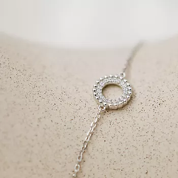 Bilde nummer 3 av Ella, Armbånd i 925 sølv med zirkonia og sirkel