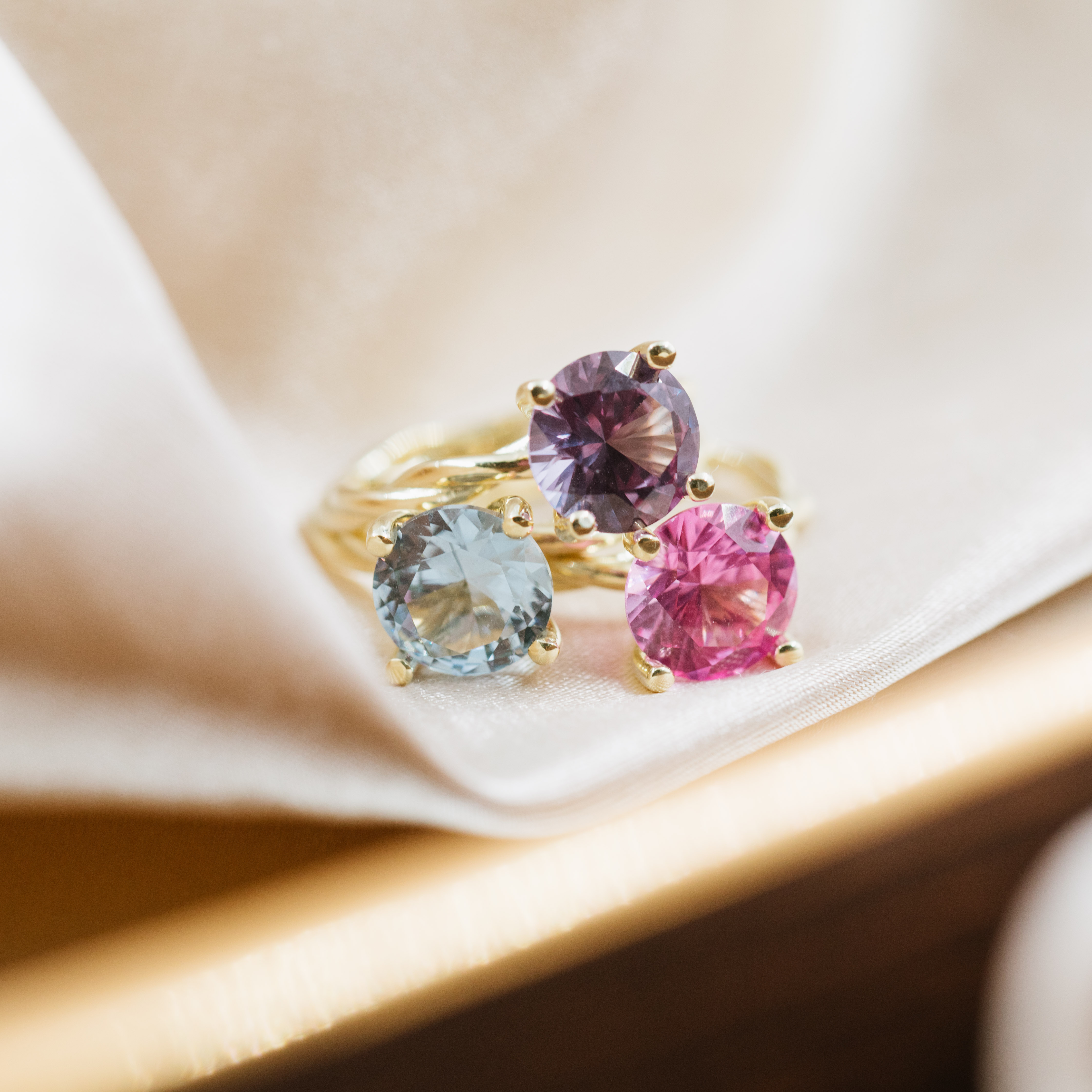 Bilde nummer 3 av Pan Jewelry Drops, Ring i 585 gult gull med syntetisk Spinell