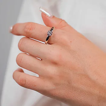 Bilde nummer 2 av Eternal ring i 925 sølv med zirkonia