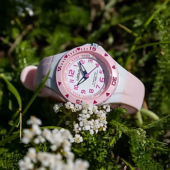 Bilde nummer 3 av Lorus Sport, Barneklokke med stålkasse og rosa silikonrem