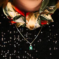 Bilde nummer 2 av Michelle diamantsmykke i 585 gult gull 0,10 ct med hydrotermisk smaragd