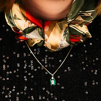 Bilde nummer 2 av Michelle diamantsmykke i 585 gult gull 0,10 ct med hydrotermisk smaragd