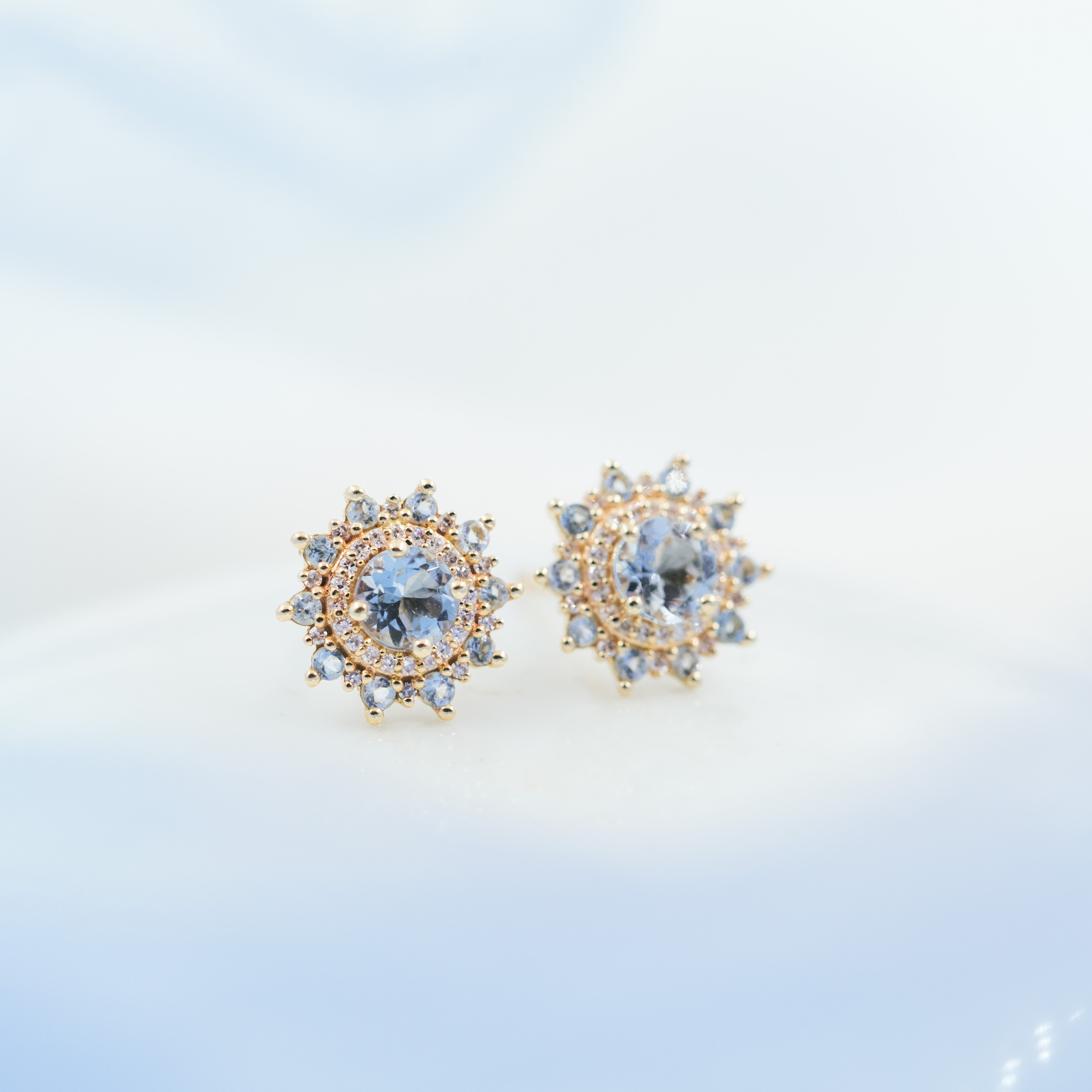 Bilde nummer 4 av Pan Jewelry, Øredobber i 585 gult gull med diamanter 0,08 ct og akvamarin stener