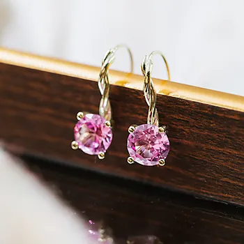 Bilde nummer 2 av Pan Jewelry Drops, Øredobber i 585 gult gull med syntetisk Spinell