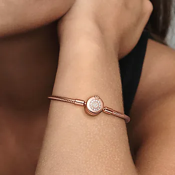 Bilde nummer 2 av Pandora Moments, Armbånd i 925 rosèforgylt sølv