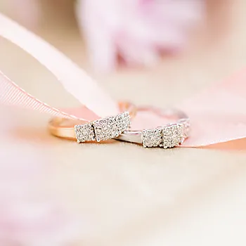 Bilde nummer 4 av Line diamantring i 375 gult gull 0,25 ct