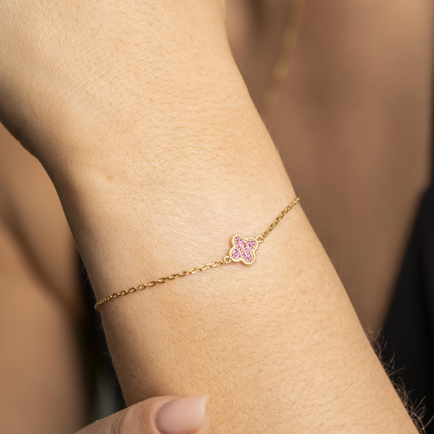 Bilde nummer 2 av Pan Jewelry, Kløver armbånd i forgylt 925 sølv med rosa zirkonia