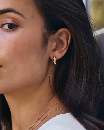 Bilde nummer 2 av Josefin øreringer i forgylt stål med zirkonia