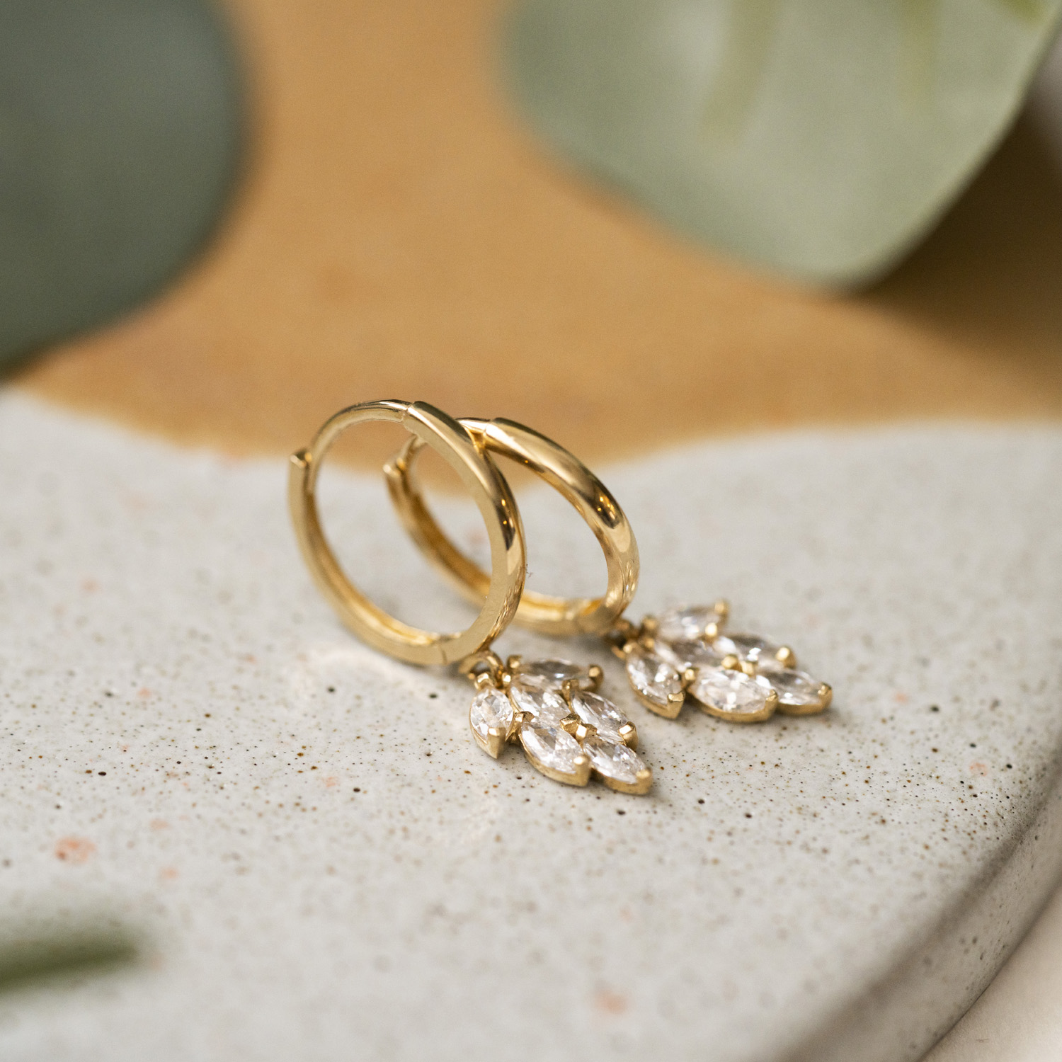 Bilde nummer 3 av Pan Jewelry, Øreringer i 585 gult gull med zirkonia
