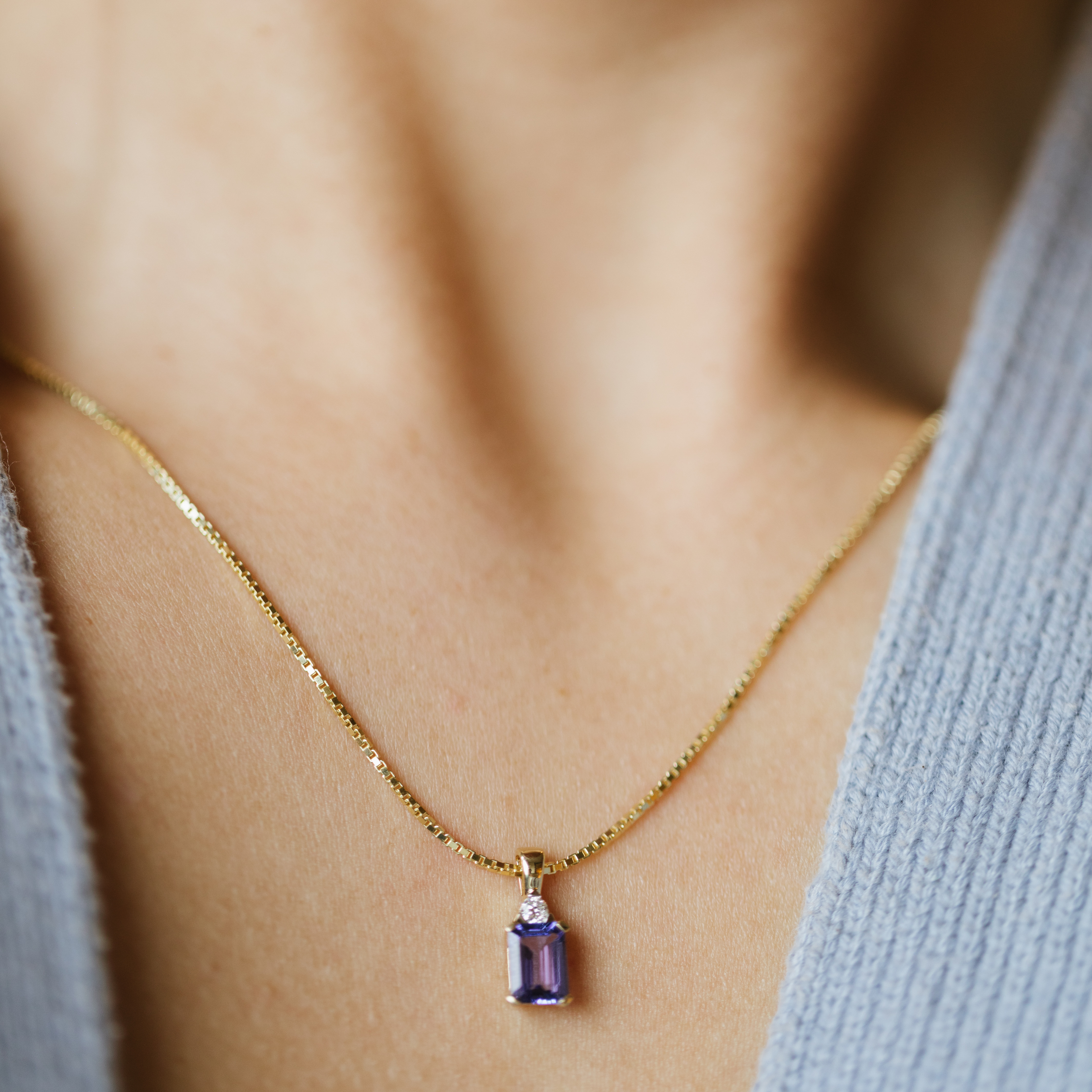 Bilde nummer 2 av Michelle smykke i 585 gult gull med diamant 0,05 ct og tanzanitt