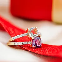 Bilde nummer 6 av Aurora diamantring i 585 gult gull med diamanter 0,10 ct og grønn ametyst