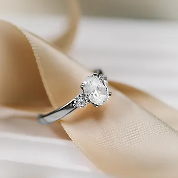 Bilde nummer 3 av Duchess LAB diamantring i 585 hvitt gull 1,55 ct