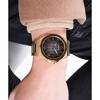 Bilde nummer 4 av Guess, Dress herreklokke med gullfarget stållenke