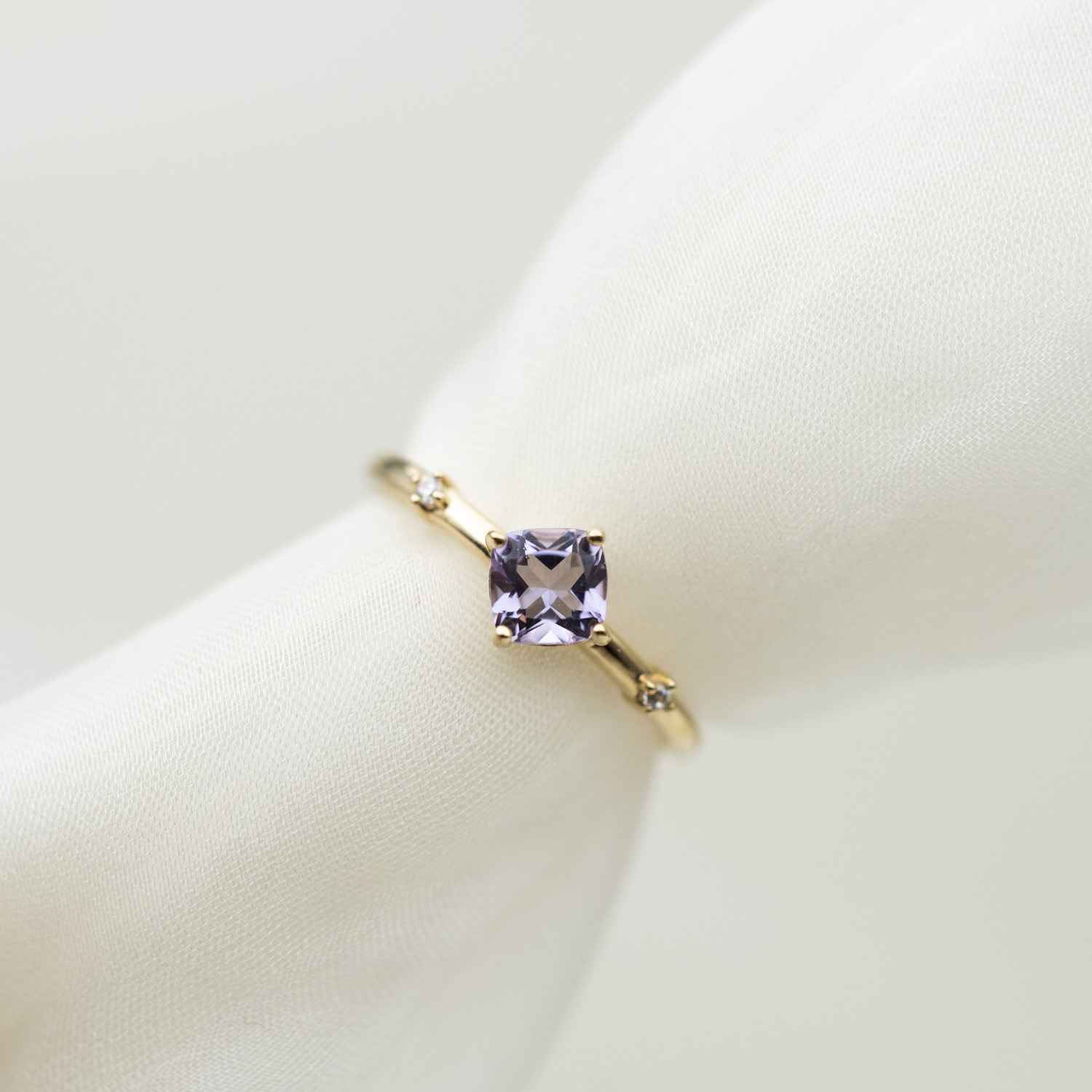 Bilde nummer 3 av Pan Jewelry, Ring i 585 gult gull med zirkonia og ametyst