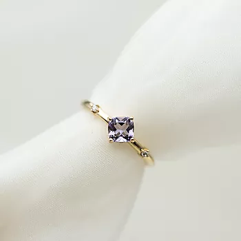 Bilde nummer 3 av Pan Jewelry, Ring i 585 gult gull med zirkonia og ametyst