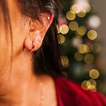 Bilde nummer 2 av Pan Jewelry, Øreringer i forgylt 925 sølv med rosa zirkonia